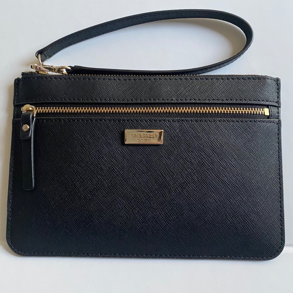 SOLD Kate Spade ♠️ Wristlet